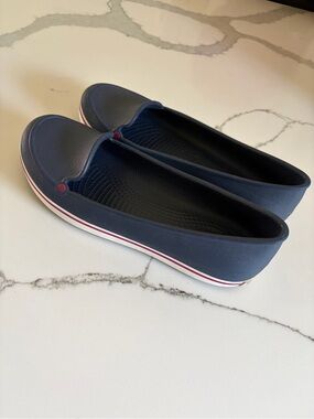CROCS Navy Blue Slip-On Ballet Flats with Red Accents